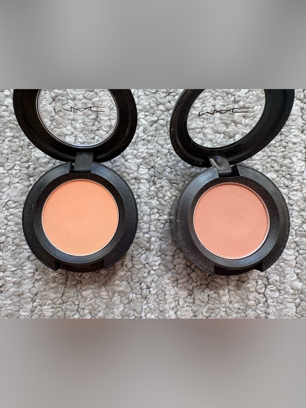 MAC Cosmetics Eyeshadows — Peach - Picture 3 of 3